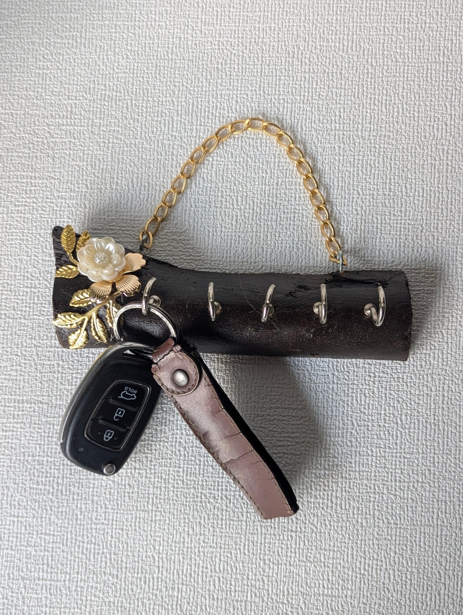 KeyNest Floral Wooden Key Holder - Small - Chitra Goenka Crafts & Creations