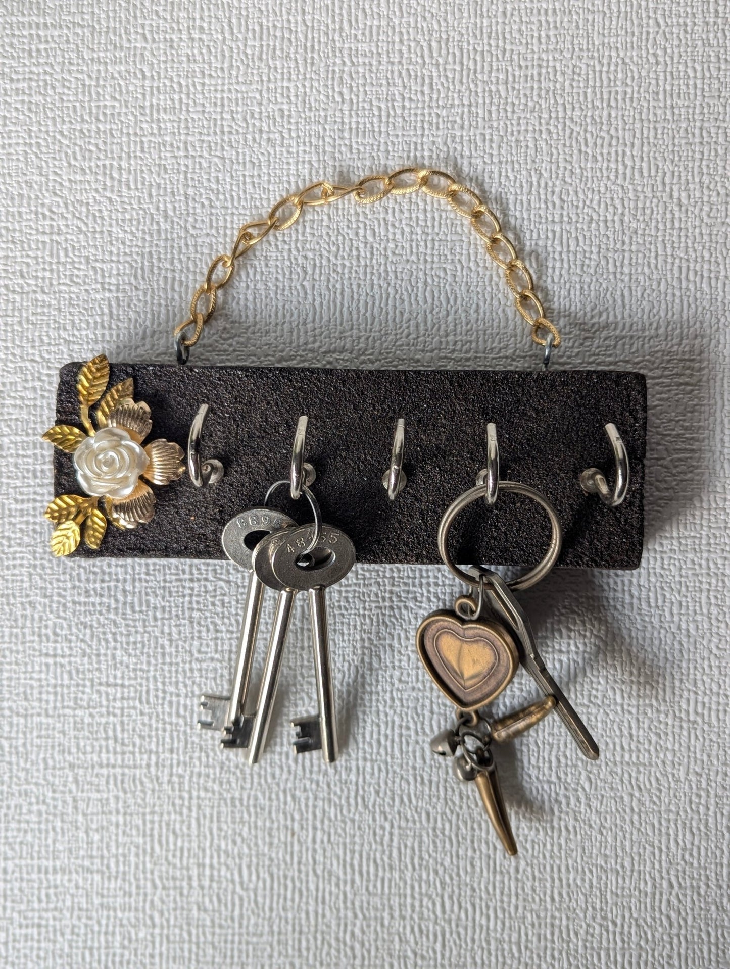 SandyHook Key Holder - 004 - Chitra Goenka Crafts & Creations